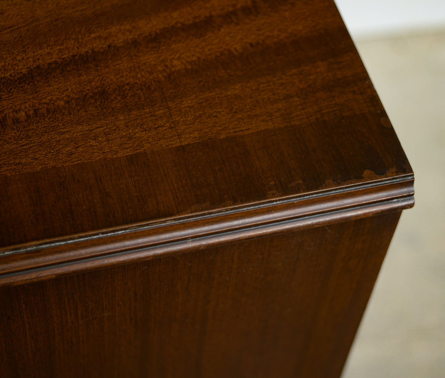 Regency Style Mahogany Chest of Drawers - Bow Fronted