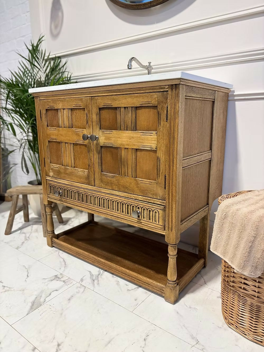 Traditional Bathroom Vintage Vanity Unit