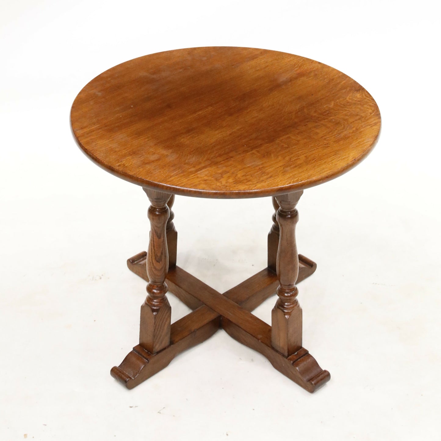 Old Charm Style Round Side Coffee Table Utility Furniture Stamp FREE Delivery. SBR8999/1504D