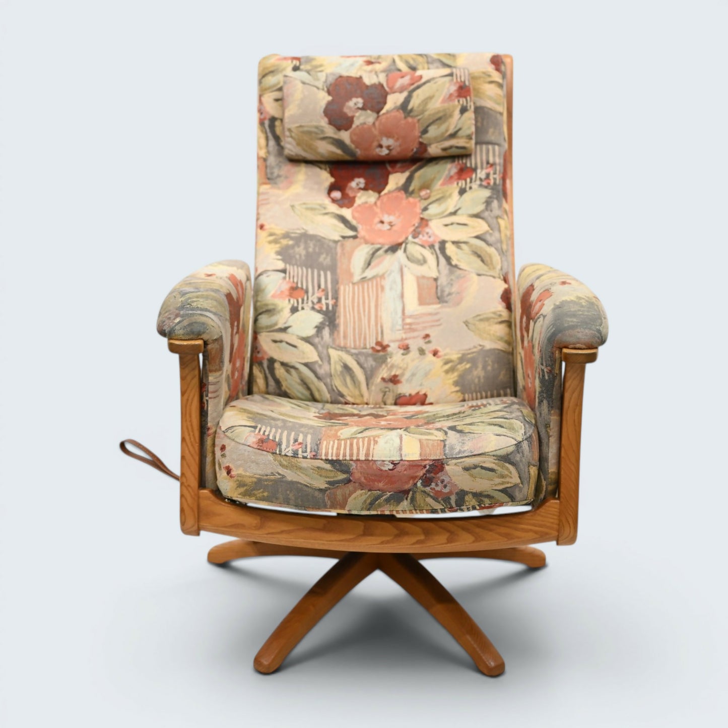 Ercol Reclining Armchair Swivels/Recliner Light Finish Frame FREE UK Delivery*