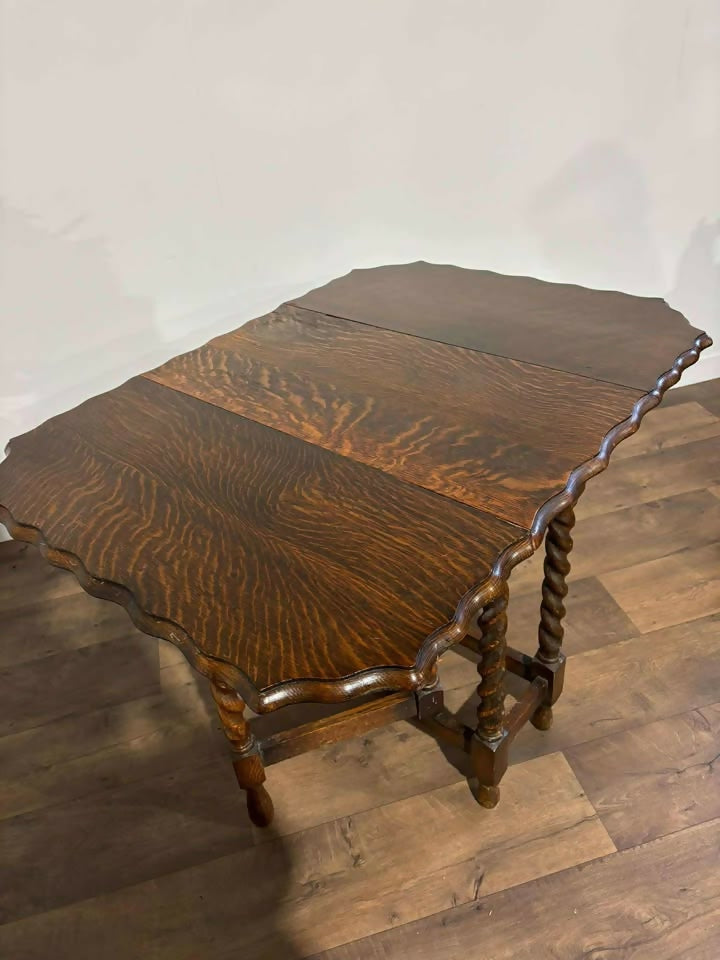 Vintage Oak Gateleg Table with Pie Crust Edge