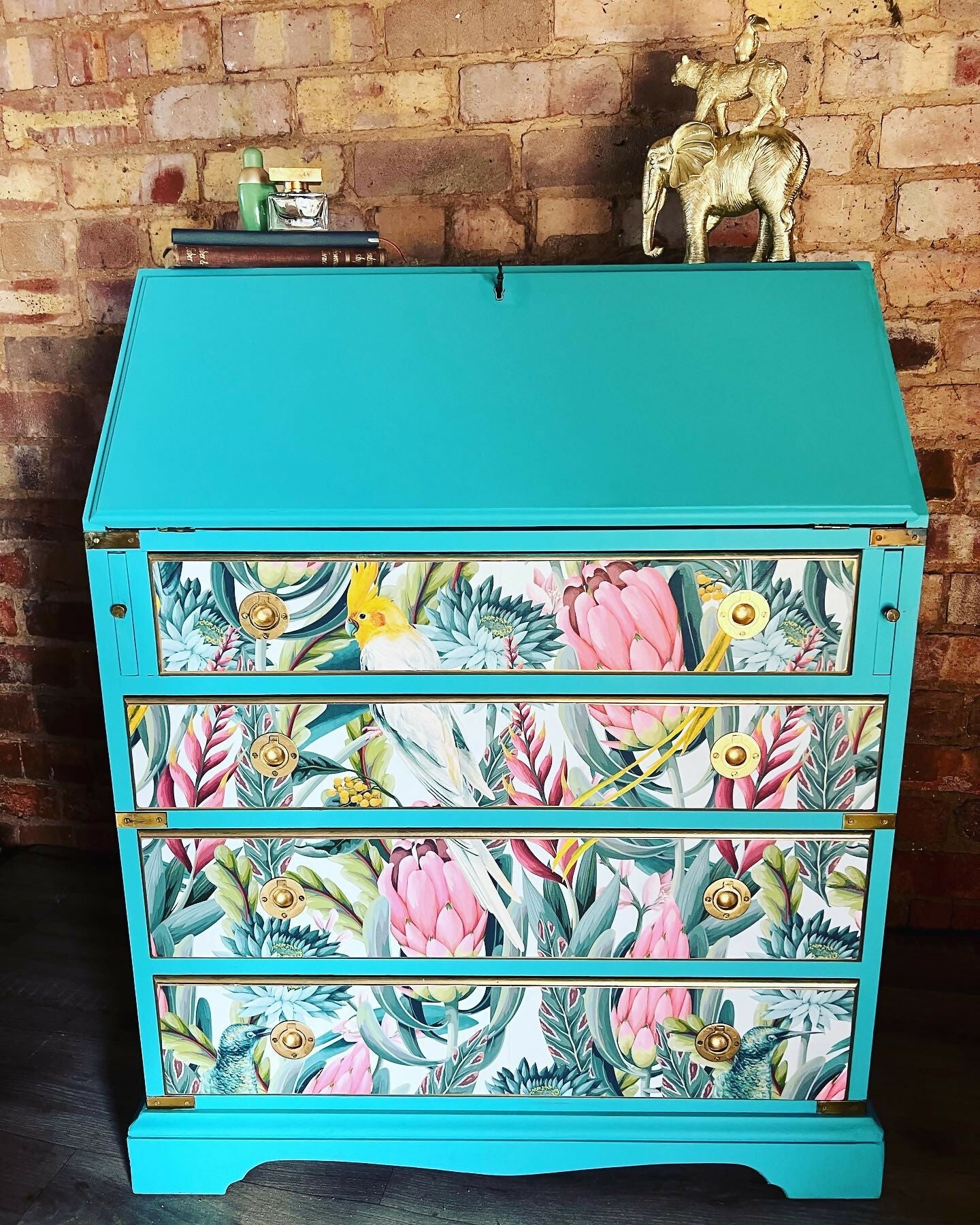 Turquoise Bureau