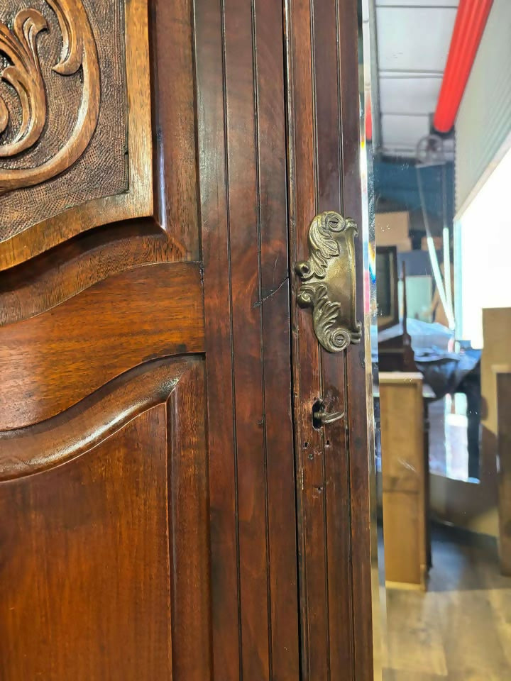 Edwardian Walnut Wardrobe4