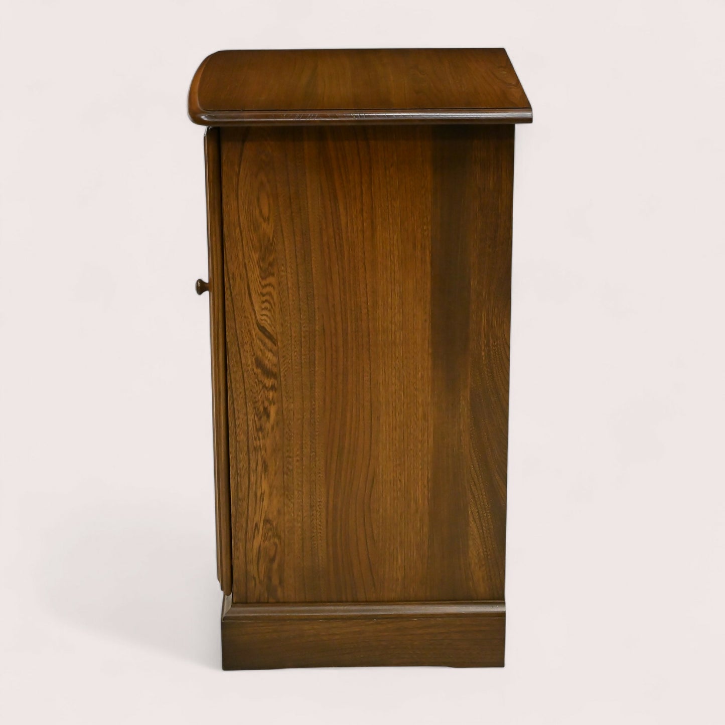 Ercol Midi Hi Fi Cabinet Model 2071 Glass Door Golden Dawn FREE UK Delivery. SBR10864/2608E