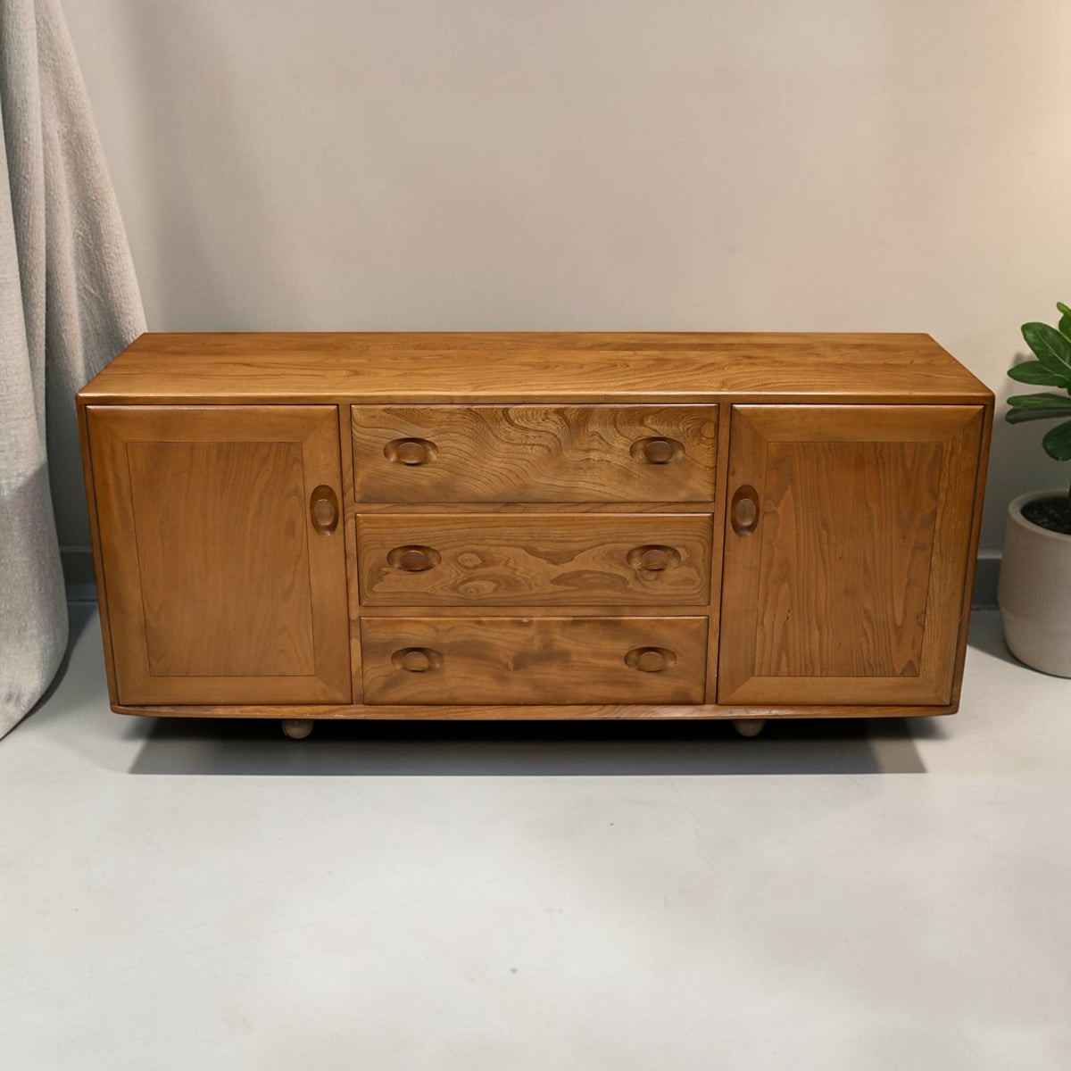 Ercol Windsor Sideboard Model Number 455 Light Finish FREE* UK Delivery