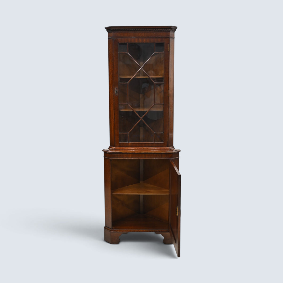 Bevan Funnell Reprodux Corner Cabinet With Working Key FREE UK Delivery*