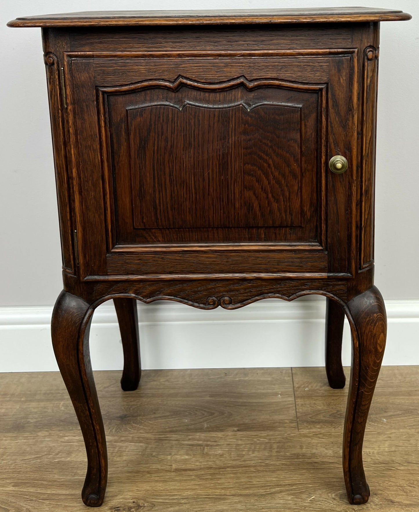 Bedside Table Vintage French Louis Style Oak Nightstand Carved Cabinet LOT 6314