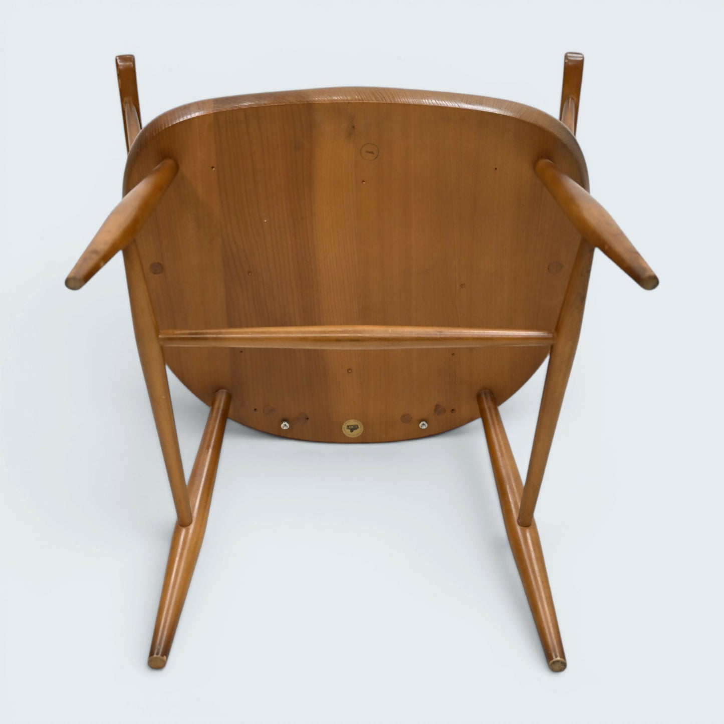 An Ercol Chairmakers Chair Windsor Bow Back Golden Dawn Model 472 FREE Delivery