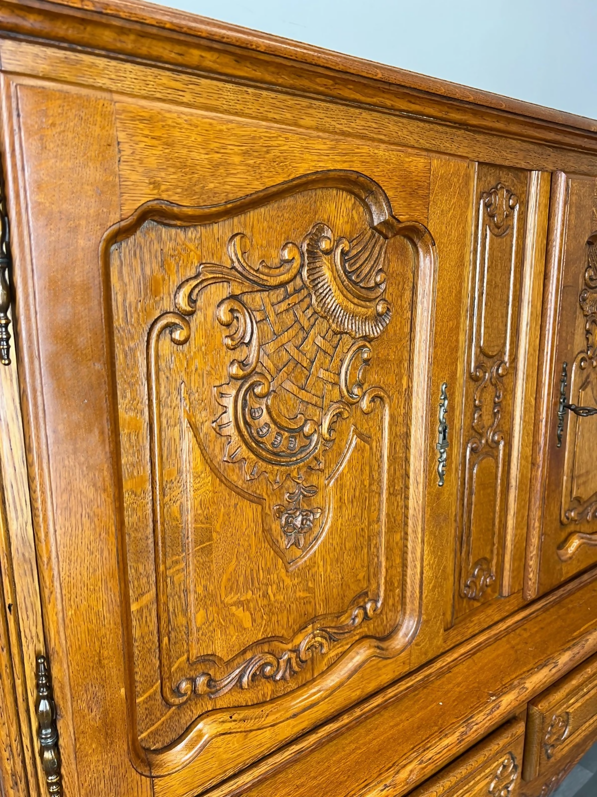Cabinet Vintage French Louis XVI Oak Carved Sideboard with Drawers LOT 4015