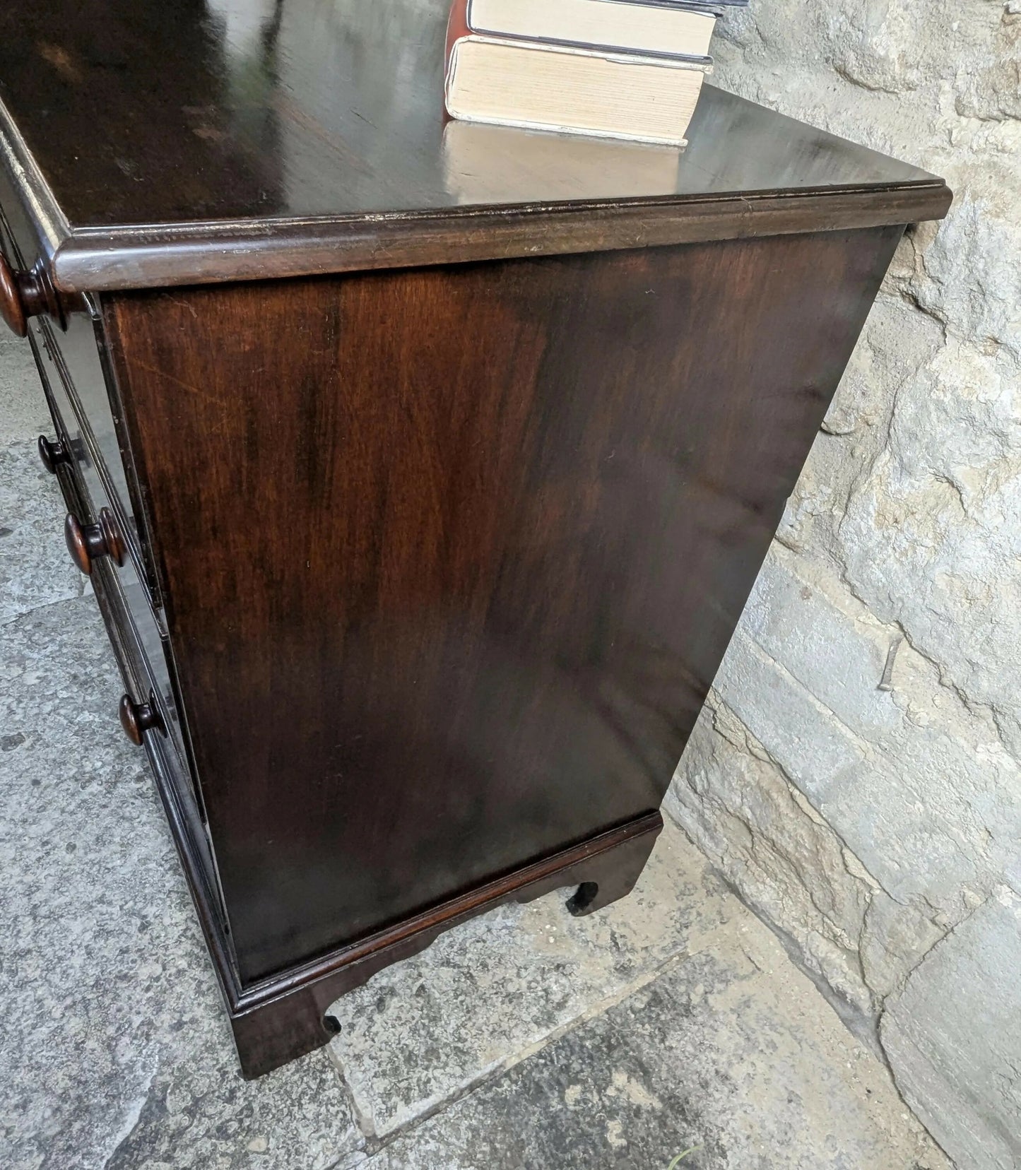 Georgian Mahogany Chest of Drawers - 3 Drawers