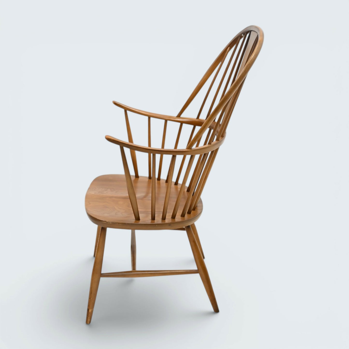 An Ercol Chairmakers Chair Windsor Bow Back Golden Dawn Model 472 FREE Delivery