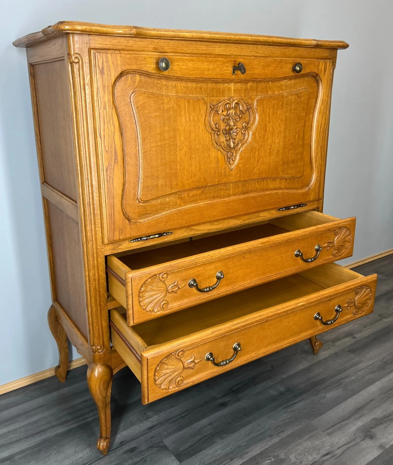 Cabinet Vintage French Louis XIV Style Bureau Sideboard Carved Cupboard LOT 3551
