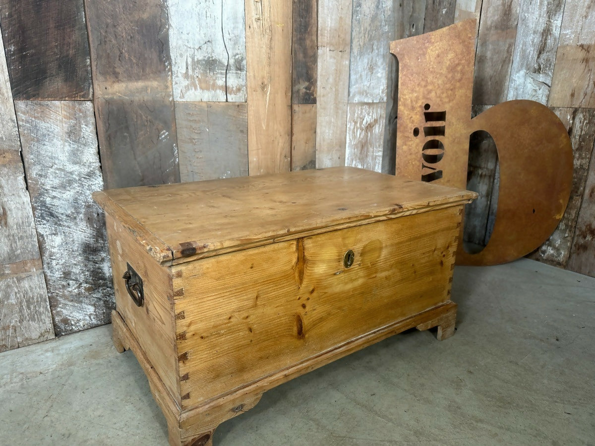 Vintage Victorian Pine Trunk Coffer Linen Box, c 1880