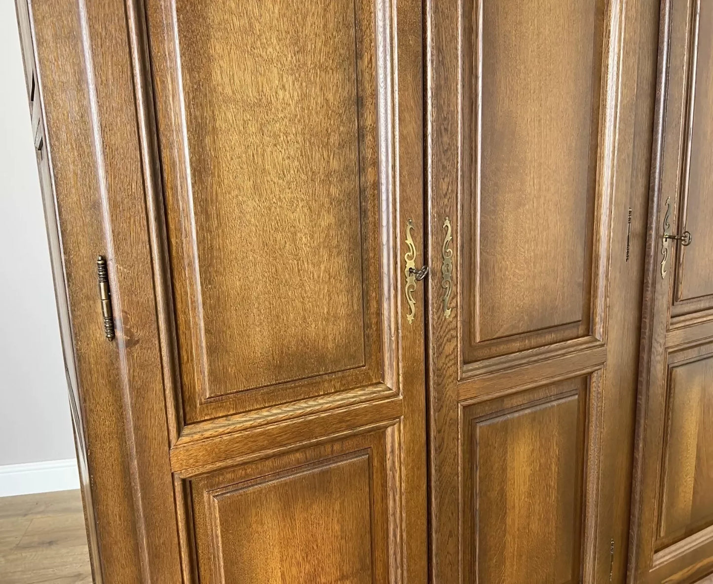 Wardrobe Vintage French Style Oak Four Door Carved Armoire LOT 4978