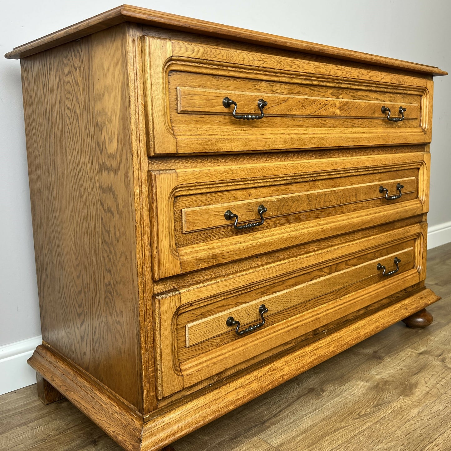 Chest of Drawers Vintage French Style 3 Drawers Carved Storage Cabinet LOT 6287
