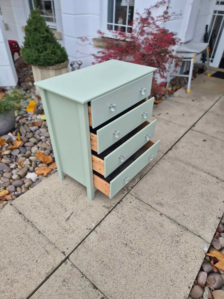 Beautiful Chest of drawers