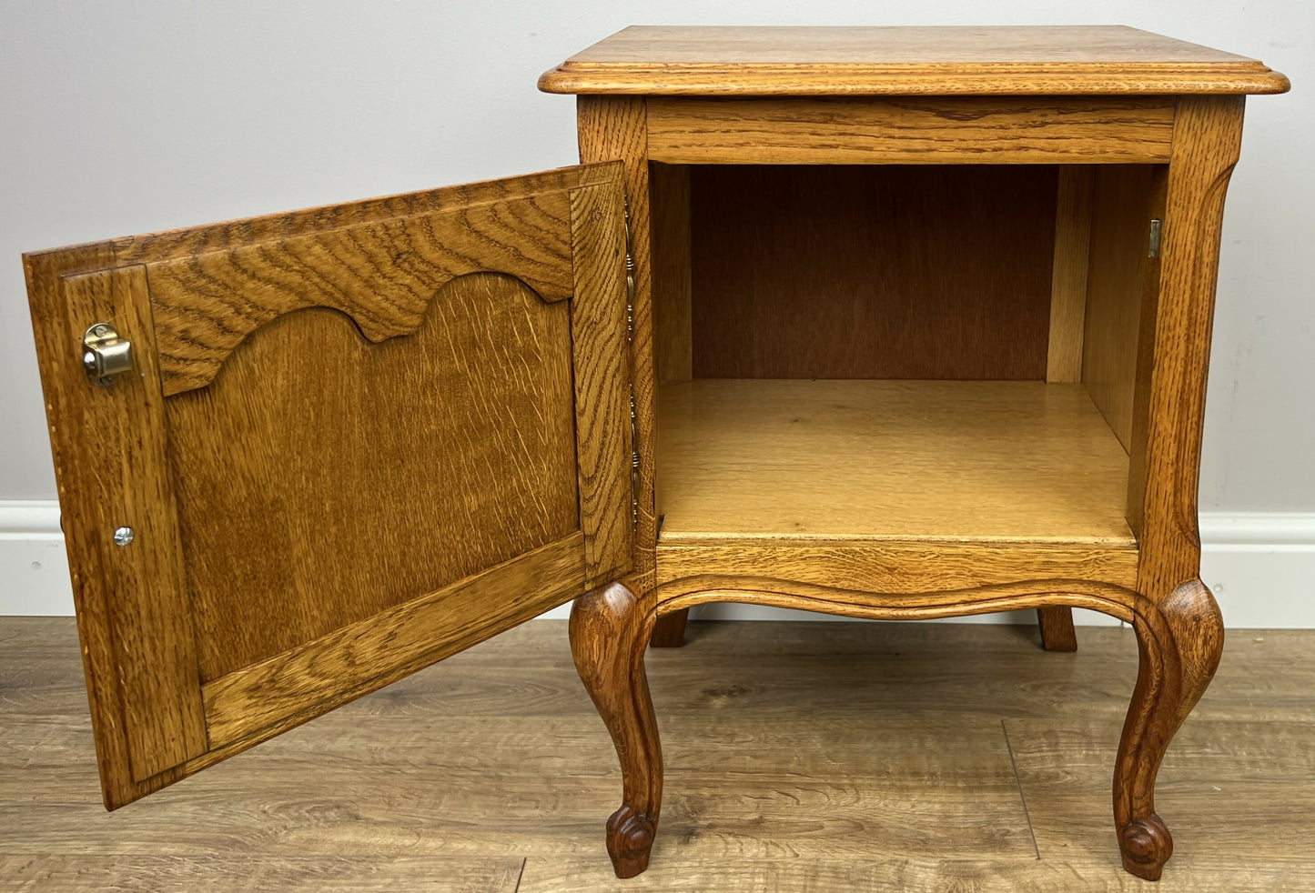 Bedside Table Vintage French Louis Style Oak Nightstand Carved Cabinet LOT 6305