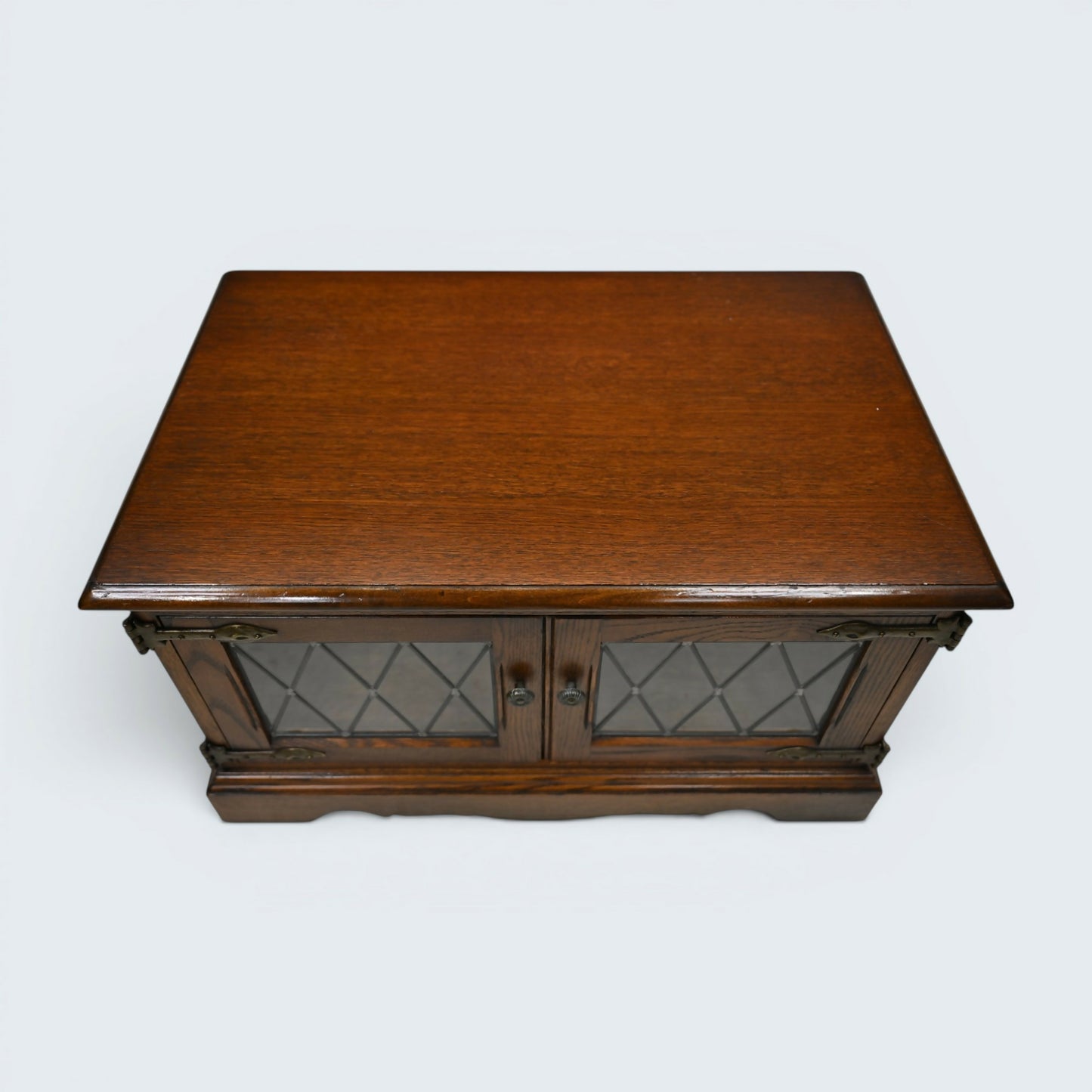 Old Charm TV Stand Linenfold Doors Model #2172 Tudor Brown Oak FREE UK Delivery