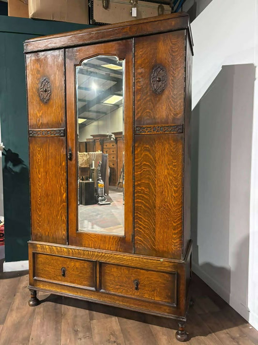 Vintage Oak Wardrobe with Bevelled Mirrordu