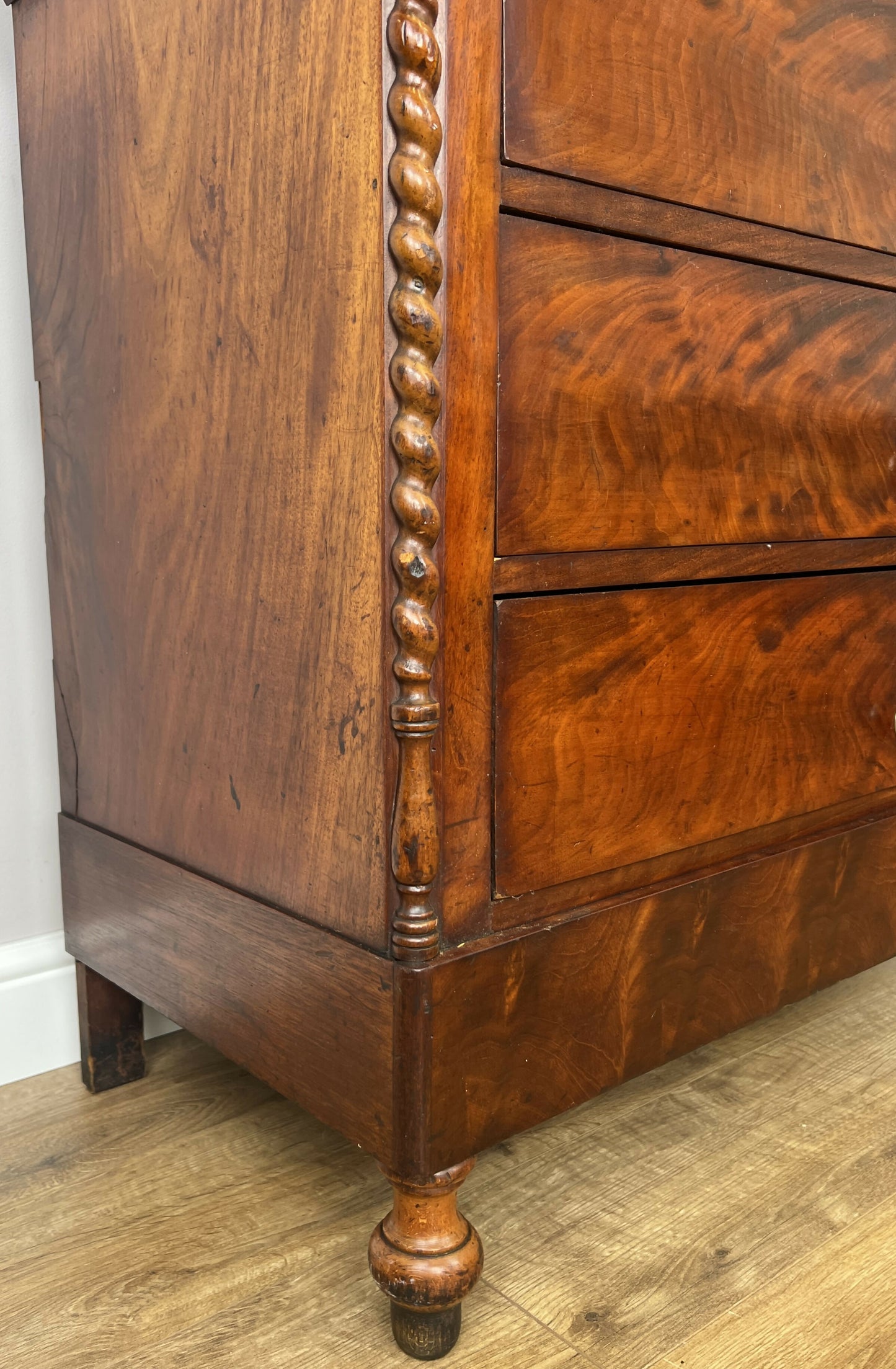 Chest of Drawers Antique French Burr Walnut 4 Drawers Carved Cabinet LOT 6267