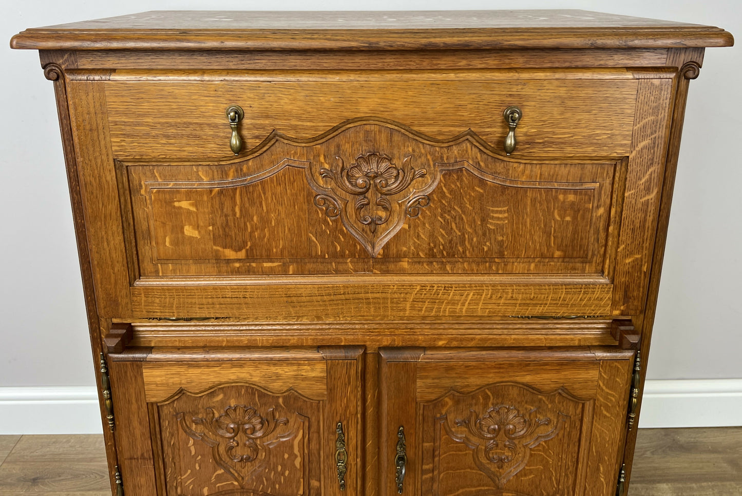 Cabinet Vintage French Louis XIV Style Oak Sideboard Carved Cupboard LOT 6249
