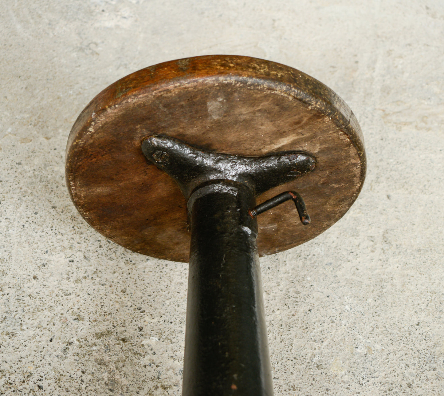 Antique Singer Sewing Machinists Stools - Cast Iron - Adjustable Height -SKU 165