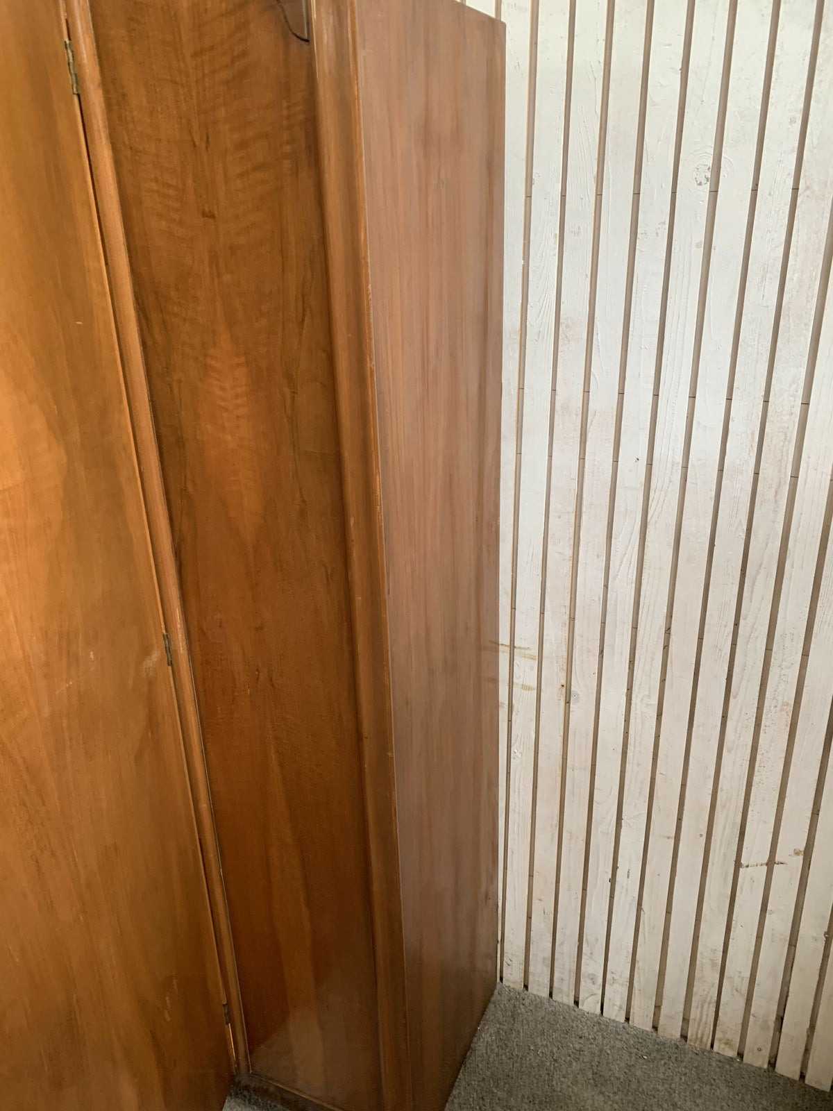 Mid Century B&E Furniture Figured Walnut 1 Door Wardrobe BS 1960