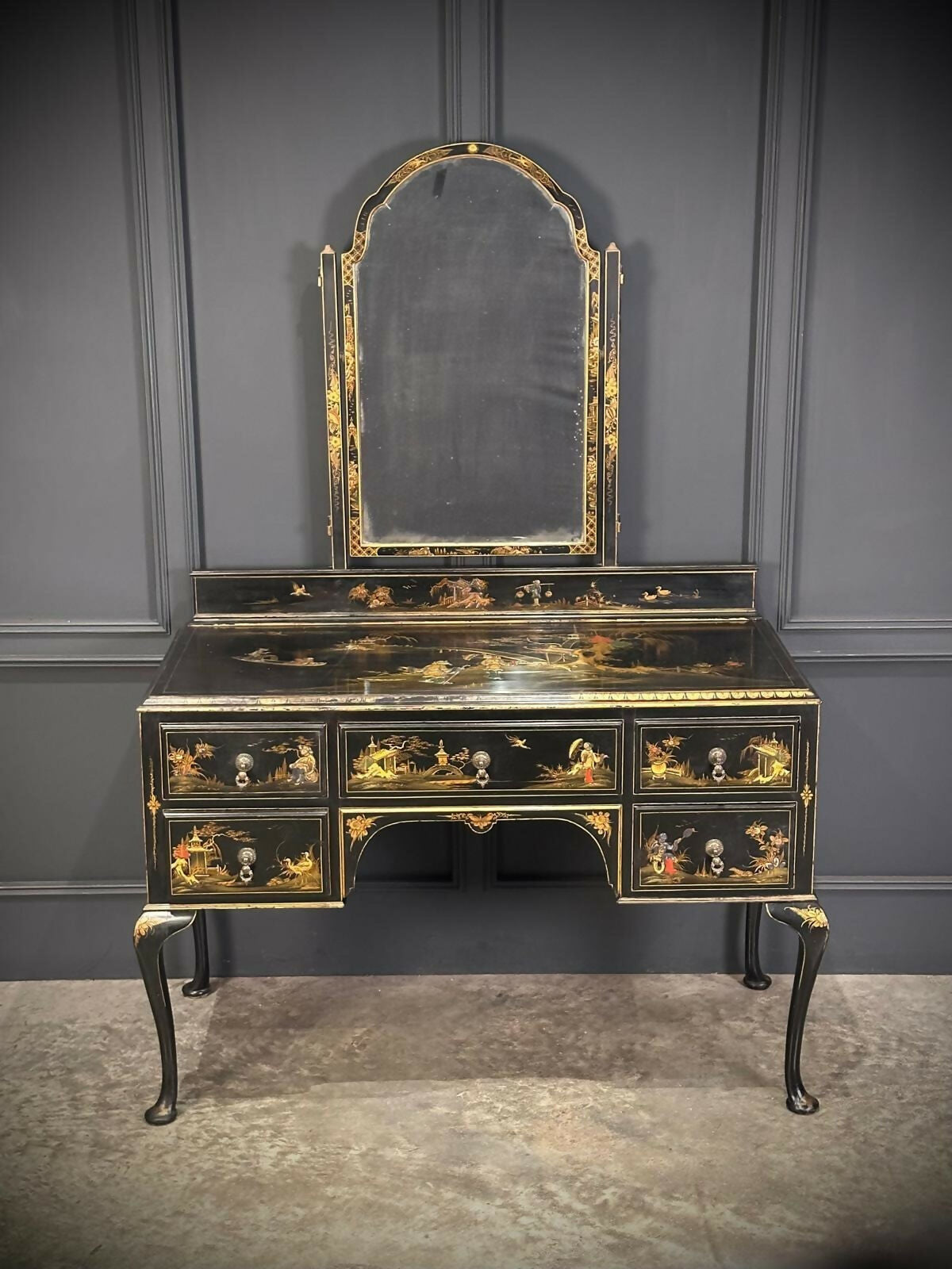 Black and Gold Chinoiserie Lacquered Dressing Table