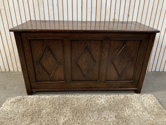 Antique Georgian style Oak Coffer/Chest/Blanket Box.