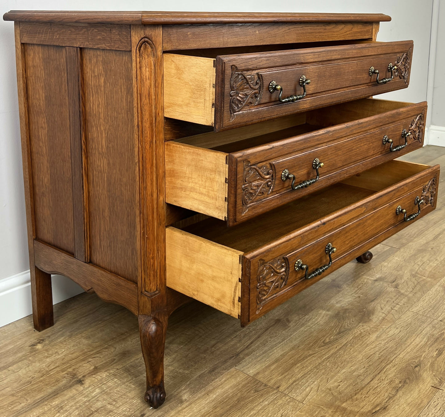 Chest of Drawers Vintage French Louis Oak 3 Drawers Carved Cabinet LOT 6253