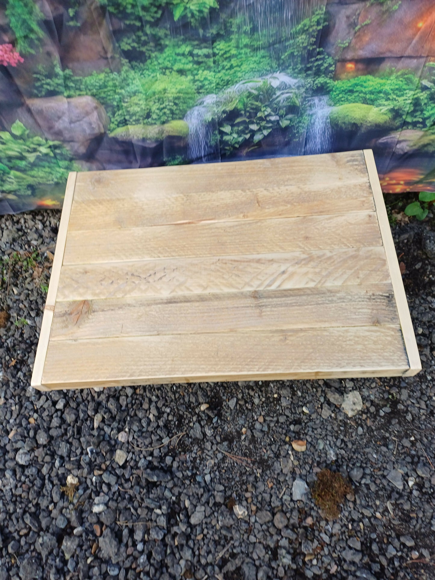 Wooden 2 tier table with hairpin legs