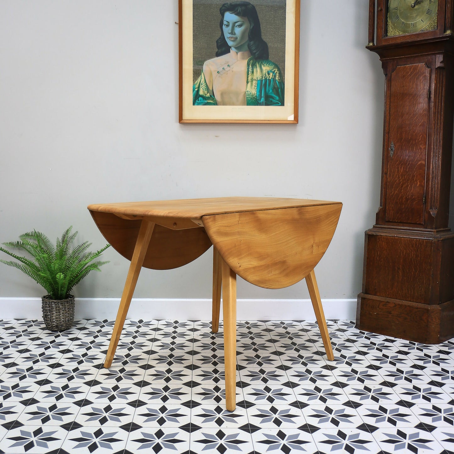 Four Ercol Windsor 370 Dining Chairs with n Elm Ercol Drop Leaf Dining Table
