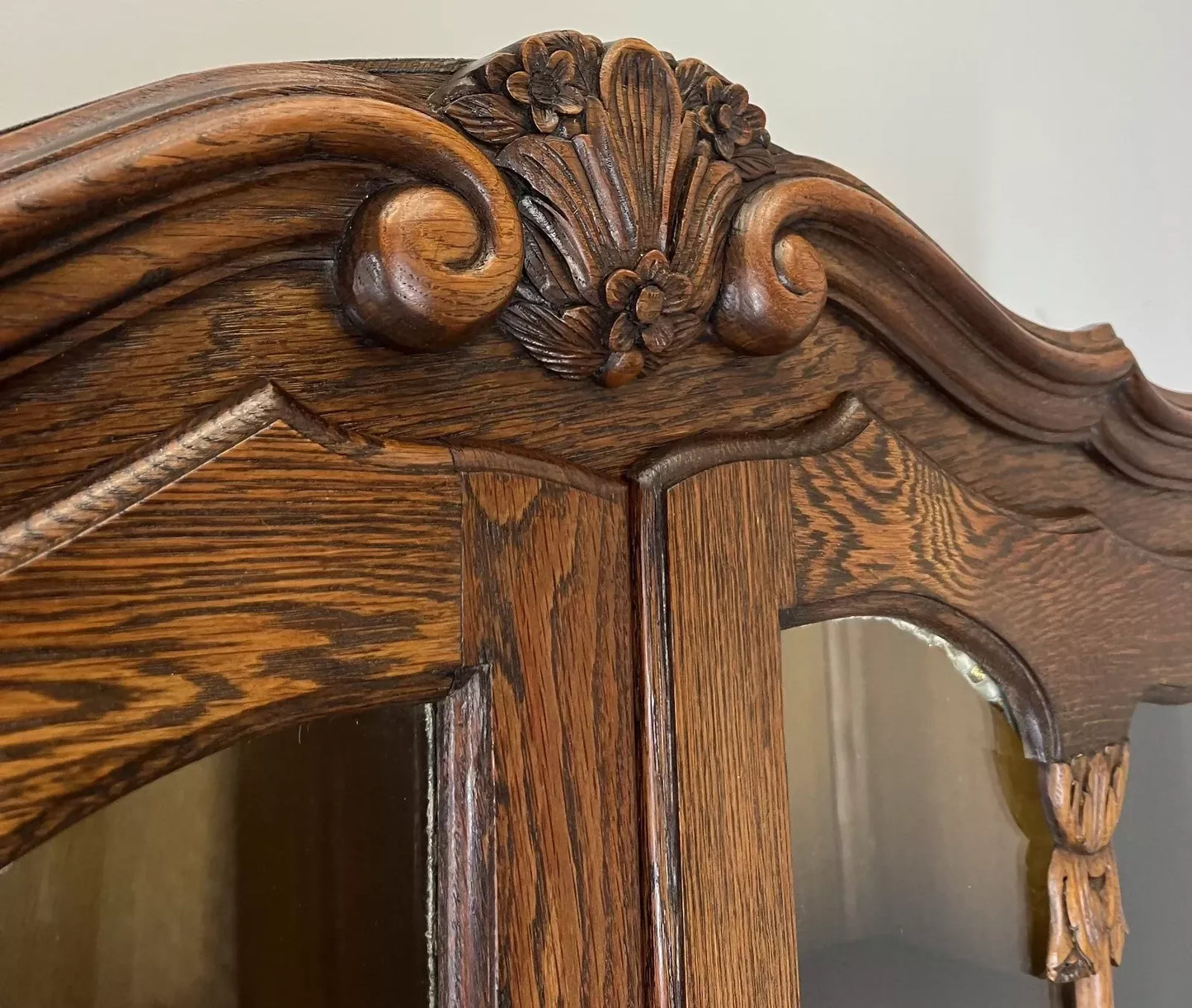 Bookcase Vintage French Louis XIV Style Oak Display Cabinet Sideboard LOT 4476