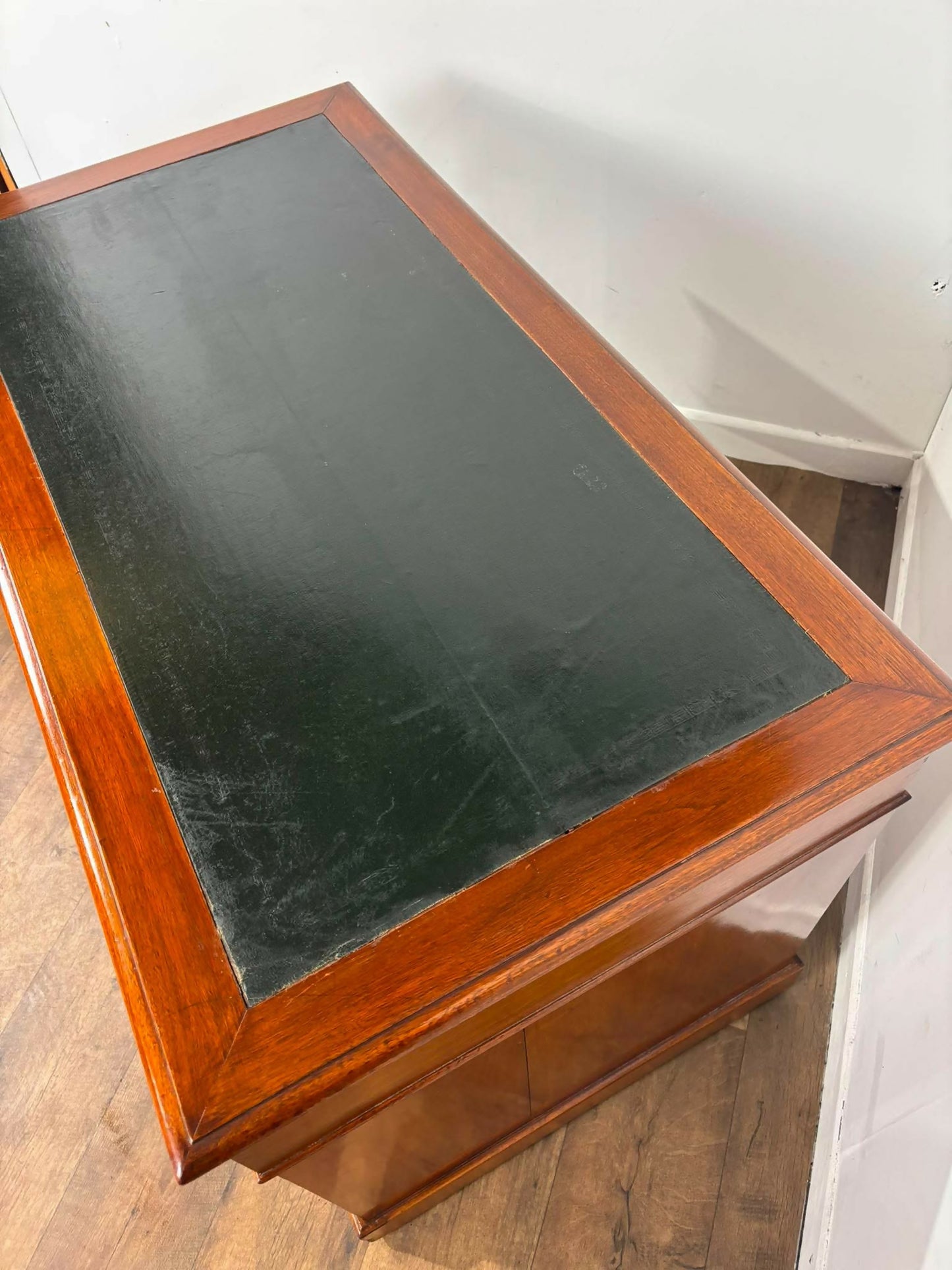 Victorian Mahogany Twin Pedestal Knee Hole Desk