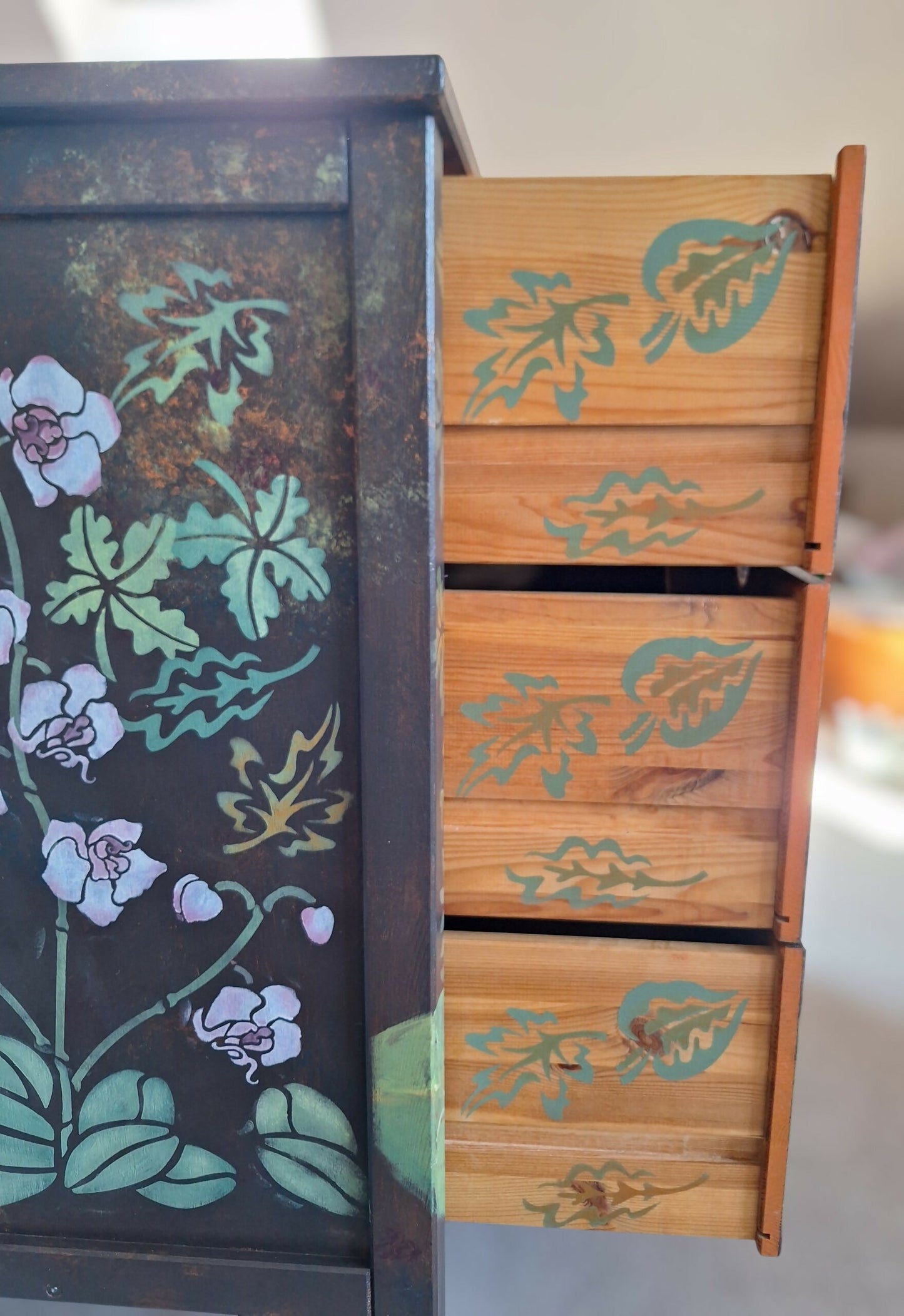 “Jungle Twins” Wood 3 Drawer Chest