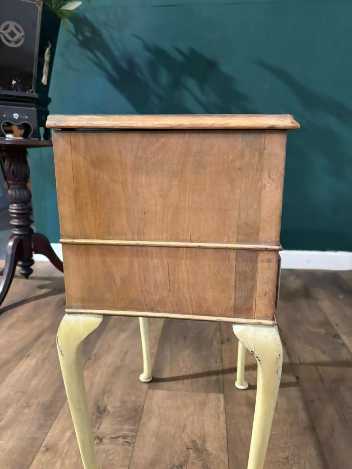 Vintage Walnut Sewing Box on Cabriole Supportsui