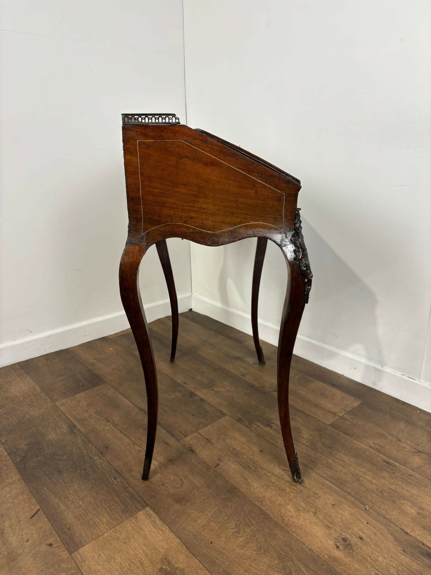 Victorian Walnut Inlaid Ladies Writing Desk / Bureau
