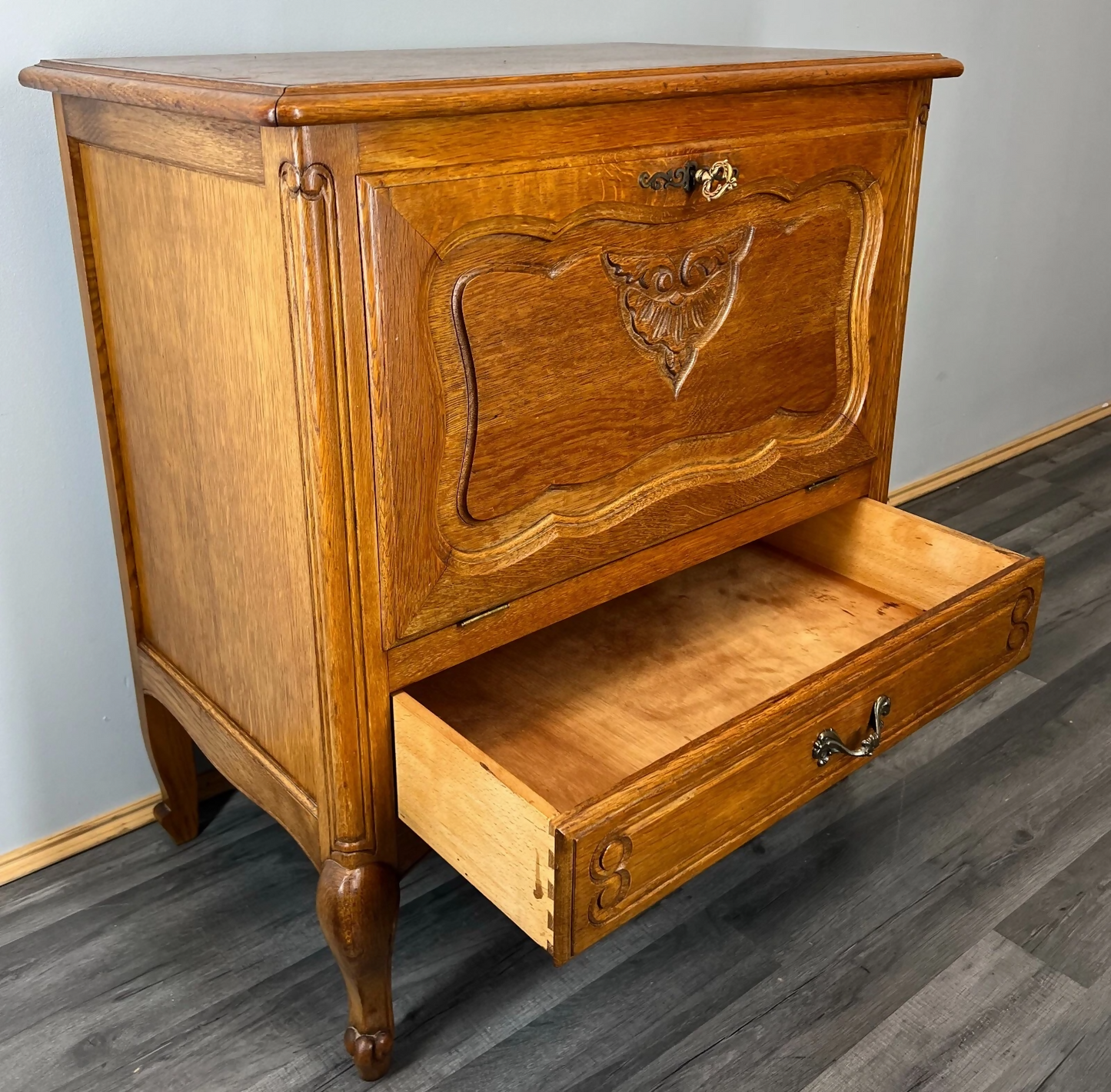 Cabinet Vintage French Louis XIV Style Bureau Sideboard Carved Cupboard LOT 3545