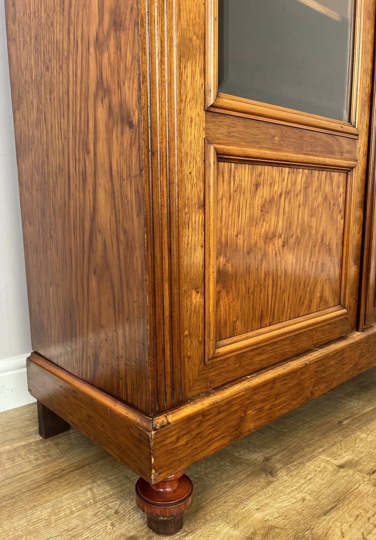 Bookcase Antique French Style Glazed Display Cabinet Walnut Sideboard LOT 6521