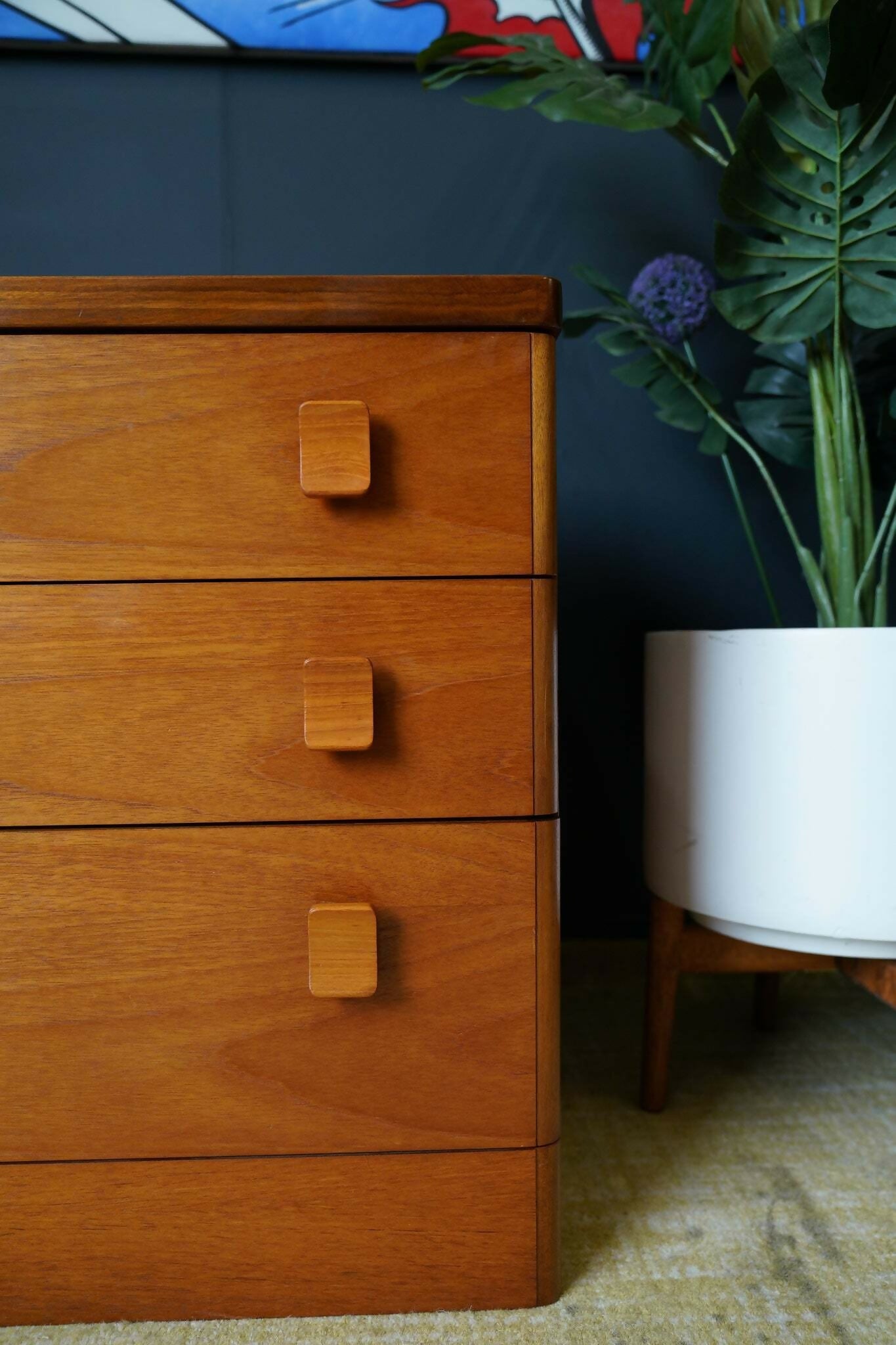Vintage Mid Century Stag Chest Of Drawers – Timeless British Craftsmanship