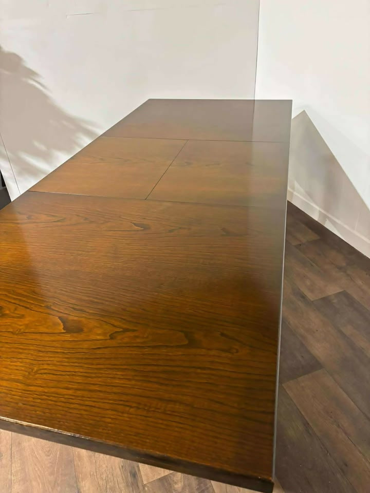 Large Extending Oak Draw Leaf Table