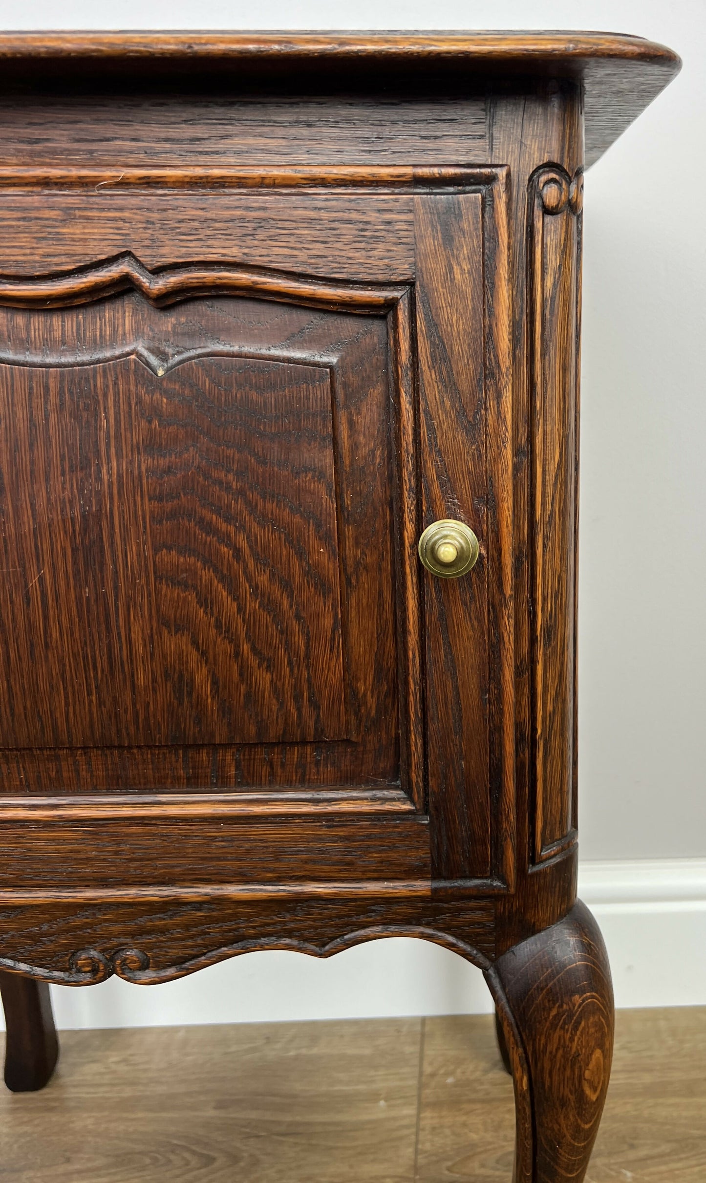 Bedside Table Vintage French Louis Style Oak Nightstand Carved Cabinet LOT 6314