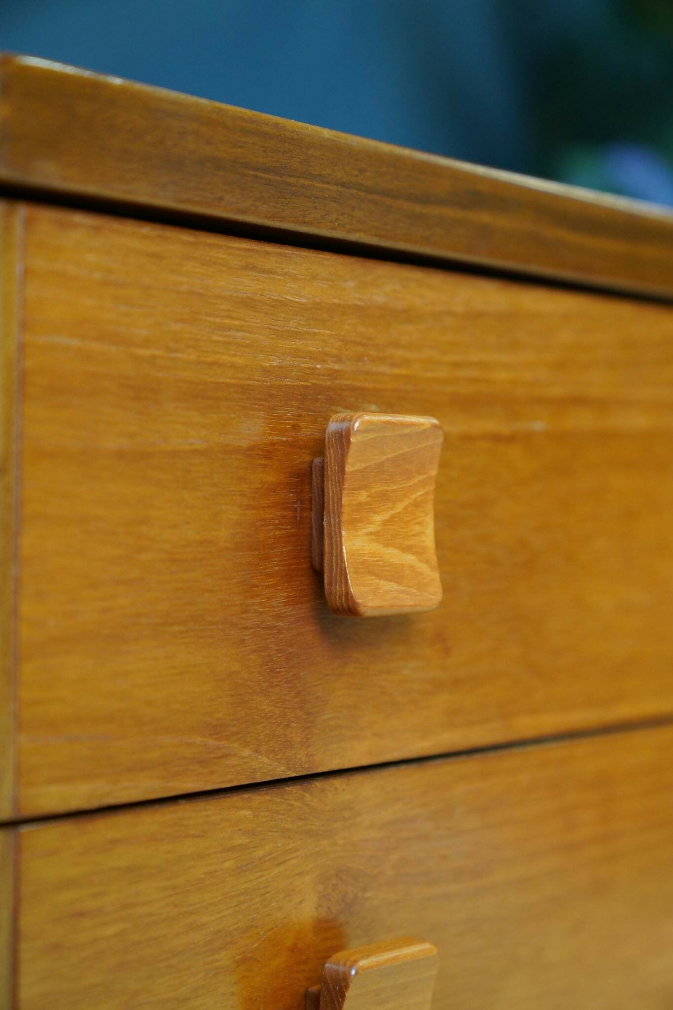 Vintage Mid Century Stag Chest Of Drawers – Timeless British Craftsmanship