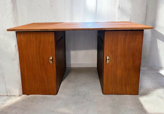 Mid century pedestal desk. delivery included