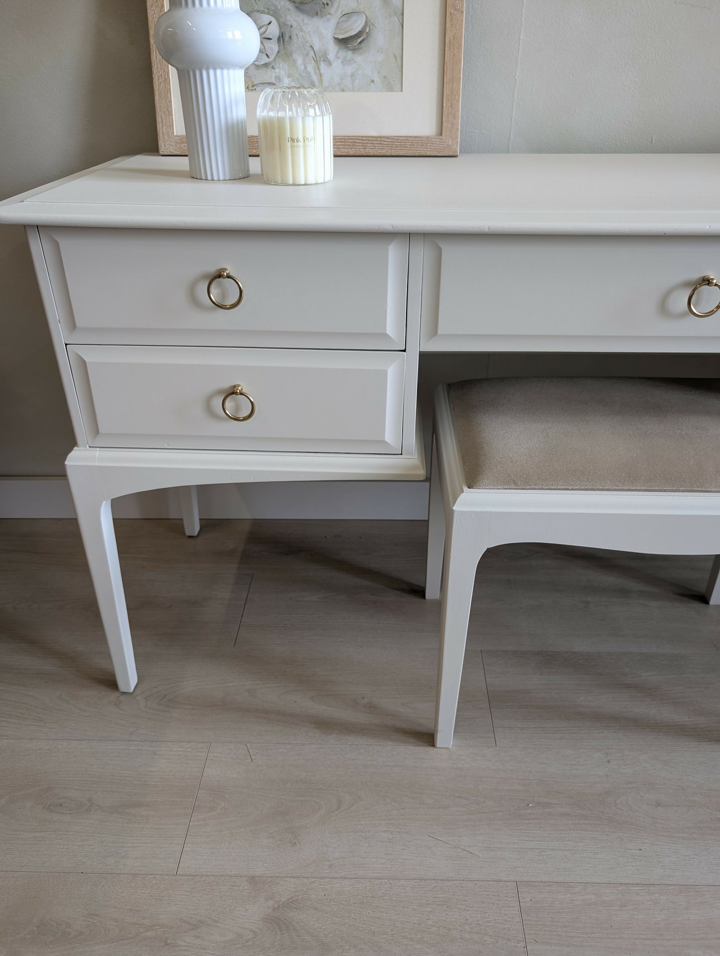 Stag Minstrel Dressing Table and Stool Professionally Refinished in Warm Neutral Cashmere