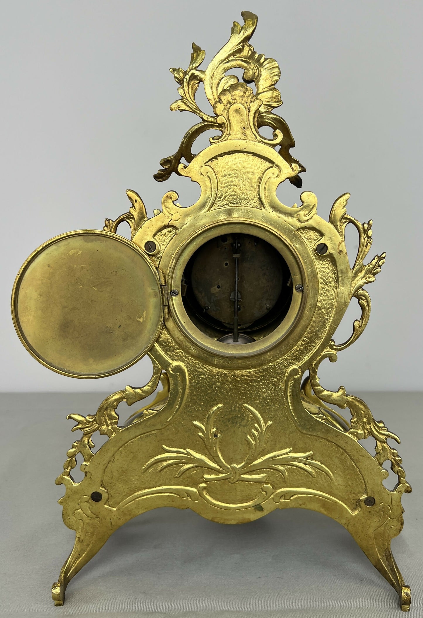 Clock Vintage French Style Brass Ornate Mantel Clock with Key LOT 6474