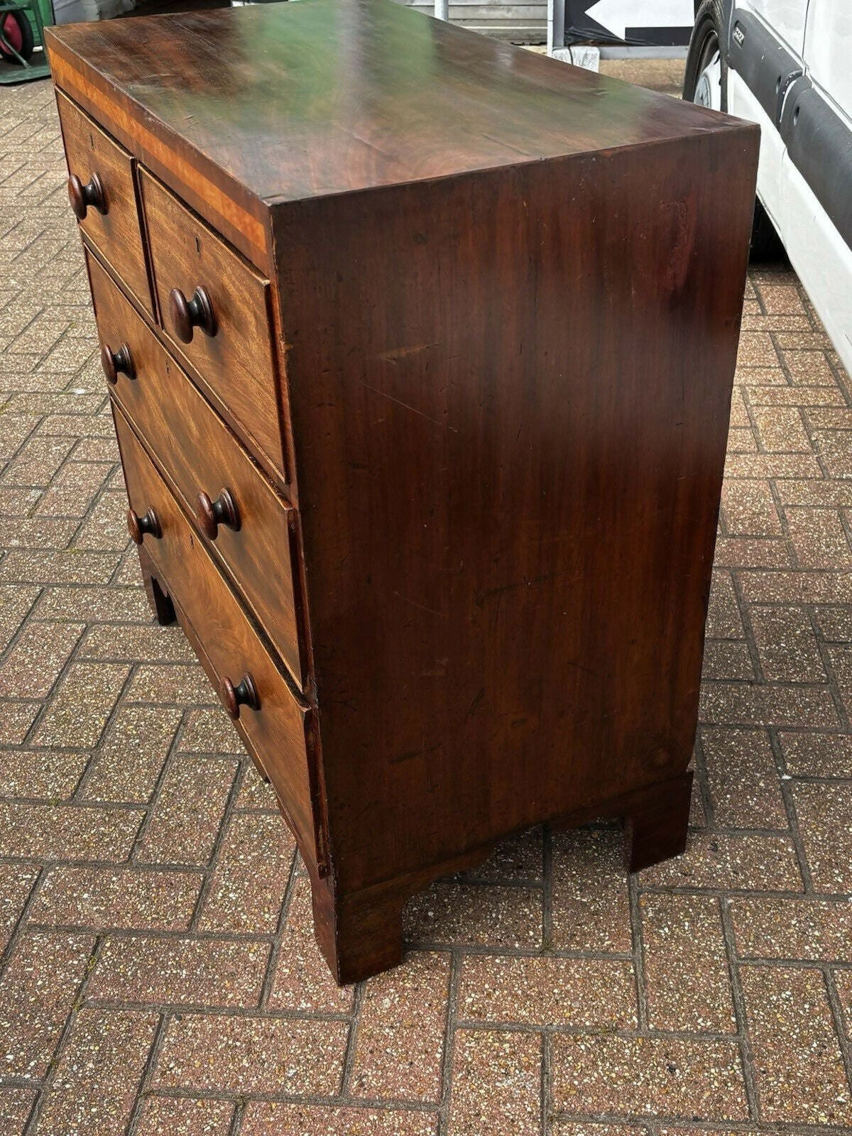 Georgian Mahogany Chest Of Drawers. Nice Small Proportions