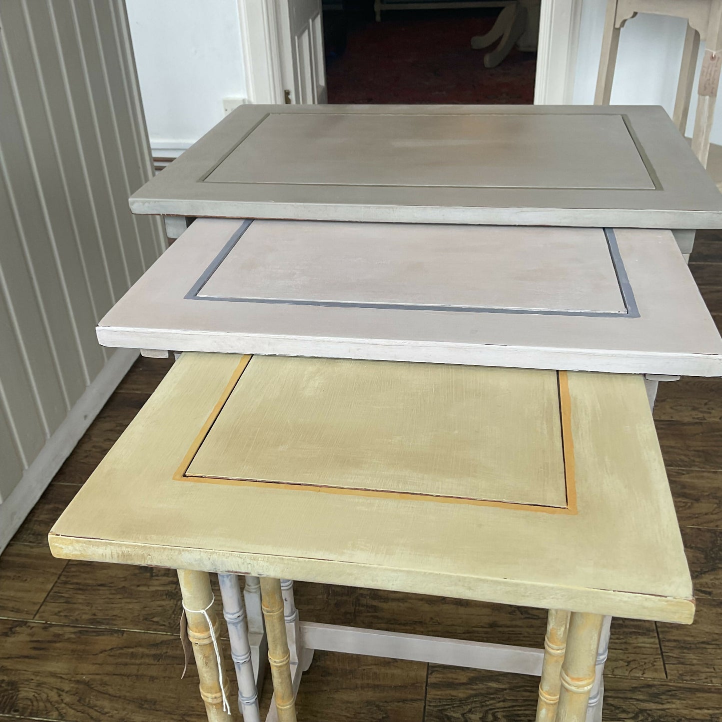 Set of three nesting tables