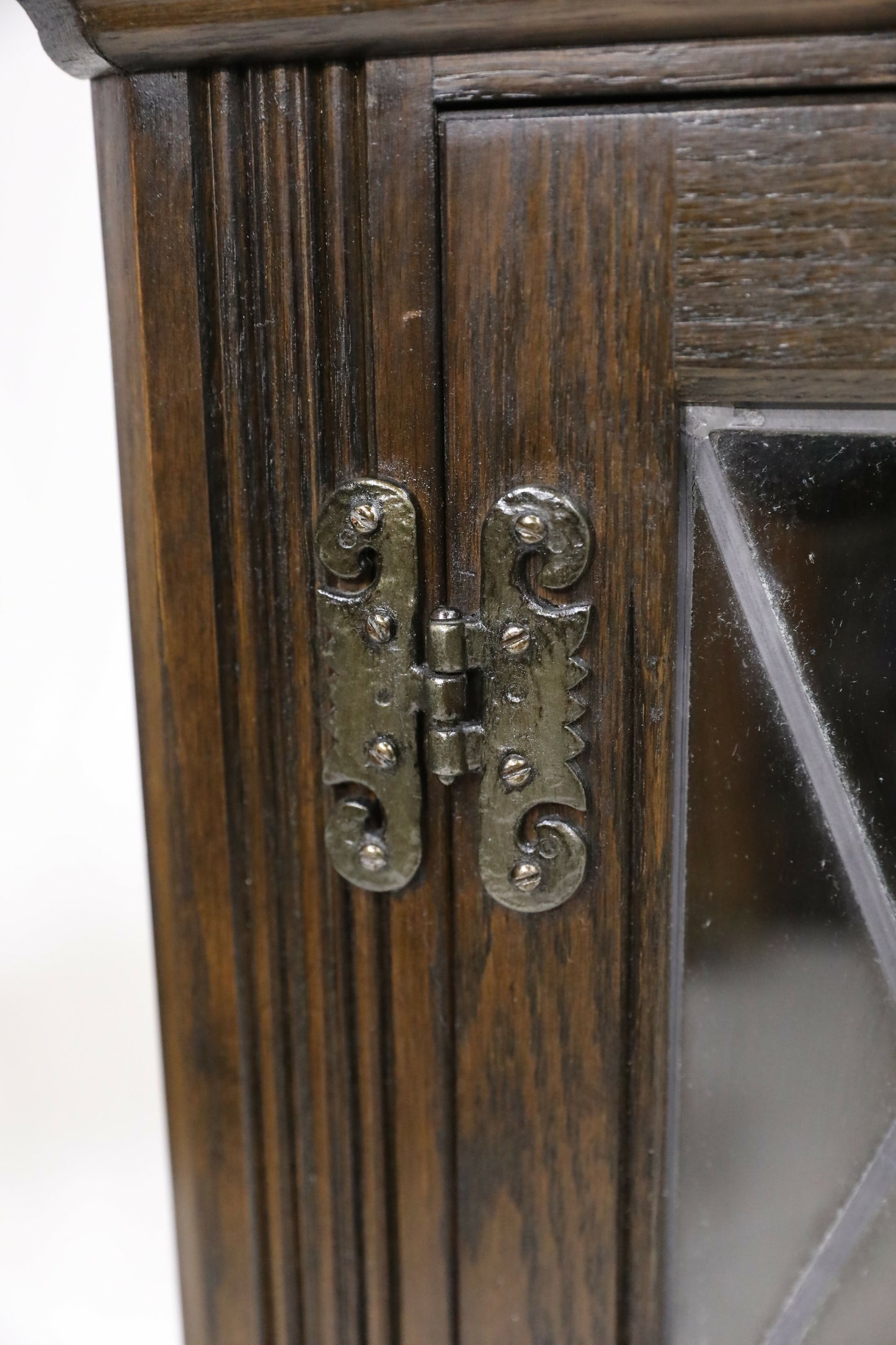 Old Charm Oak Hanging Corner Display Cabinet in Jacobean Brown FREE UK Delivery. SBR9643/0910D