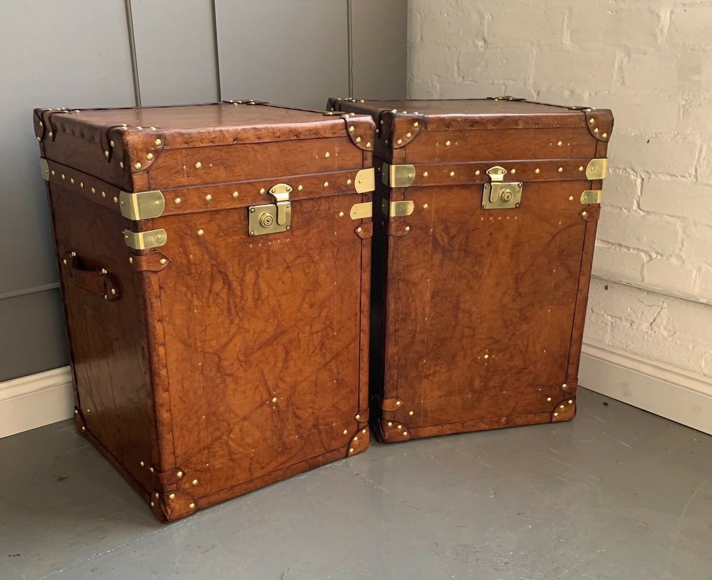 End Table Leather Colonial British Travel Trunks